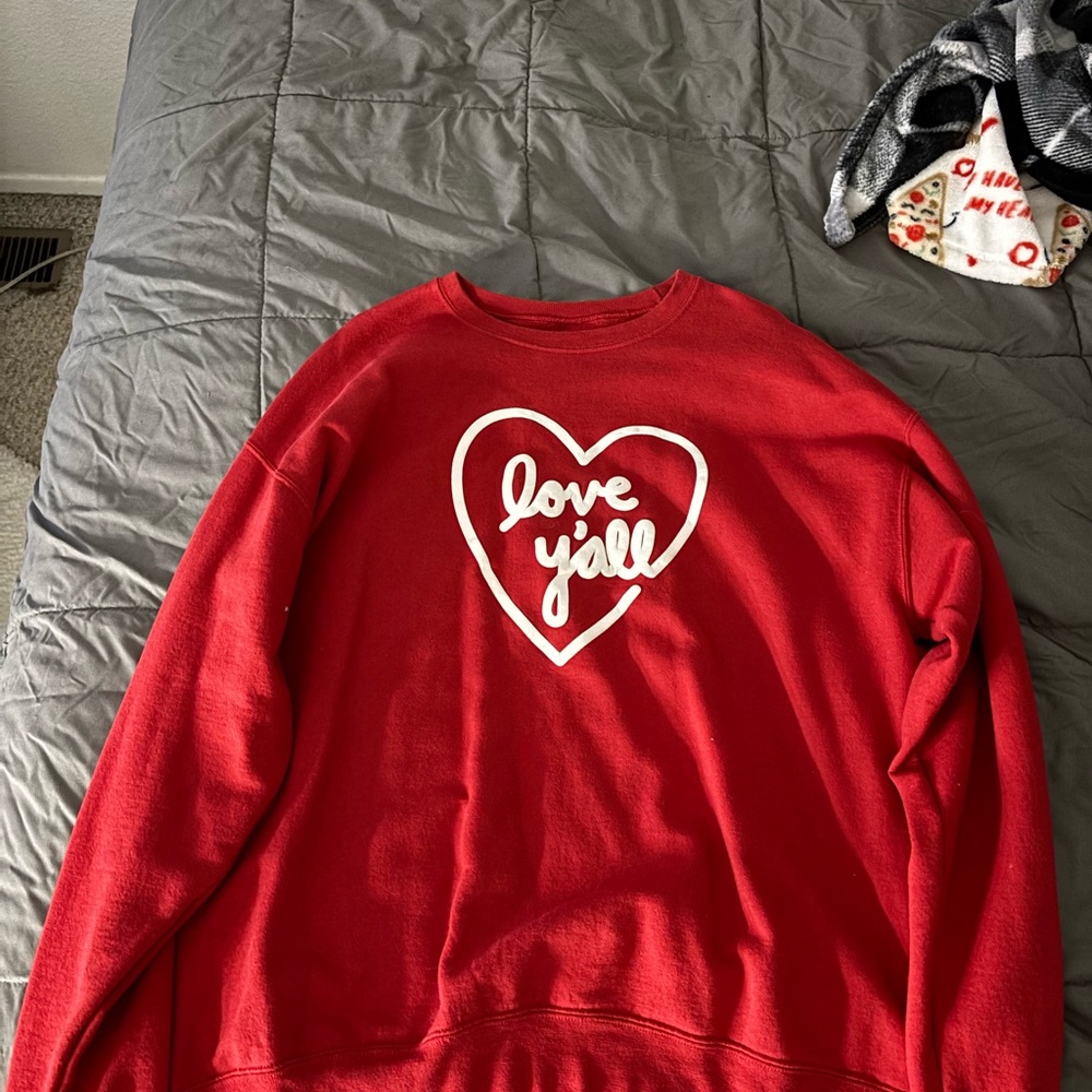 Addison Rae merchandise. Loose fit and super comfy!
